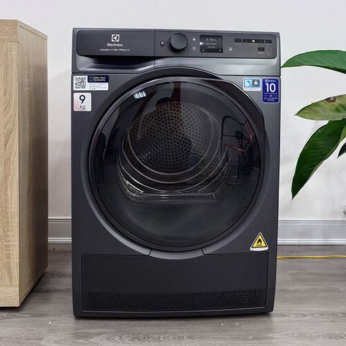 Máy sấy bơm nhiệt Electrolux 9kg UltimateCare 900 EDH902R9SC