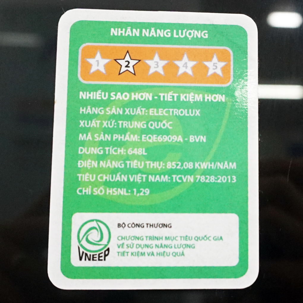 Tủ lạnh Electrolux 4 cánh inverter 622 lít EQE6909A-BVN
